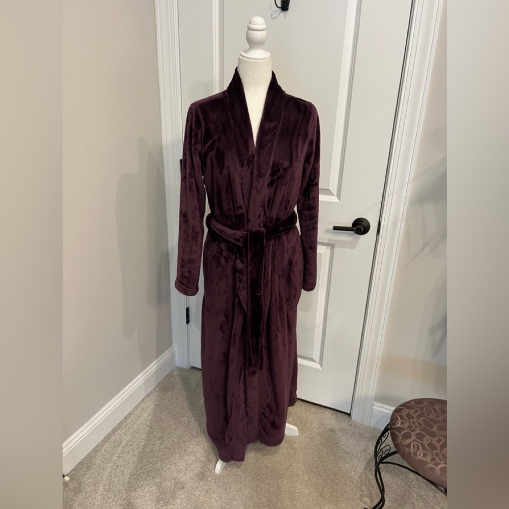 PRICE DROP!!! UGG NWOT’s Marlow Purple Softest Double Faced Fleece Robe Size M